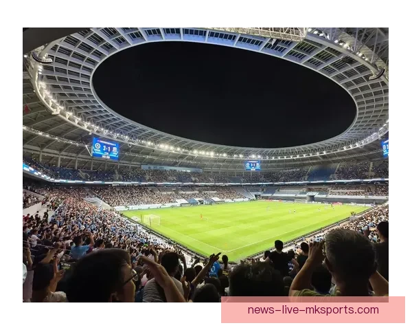 罗纳尔多金嗓子传奇之路：从足球场到音乐舞台的跨界人生探索